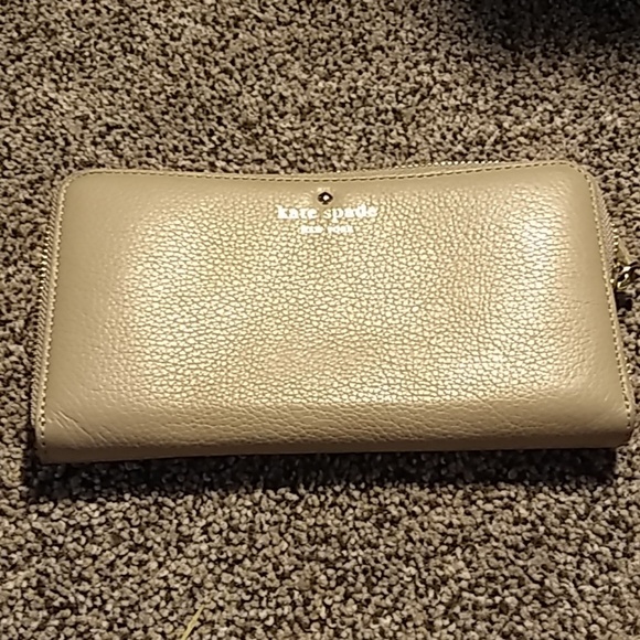 kate spade Handbags - Kate Spade Tan Wallet